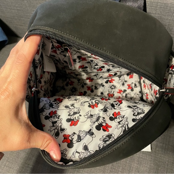 NWOT Petunia Pickle Bottom District Backpack in Disney's Signature Minnie Mouse - Picture 8 of 11